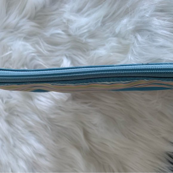 Coach Wristlet multi coloured cloth/rope. - Picture 10 of 11